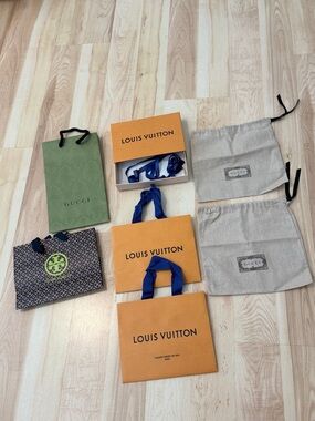 Bundle Louis Vuitton Box, Gucci dust bags, shopping bags, New